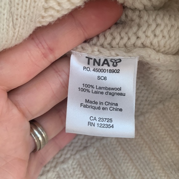 TNA sweater size small - Picture 5 of 5
